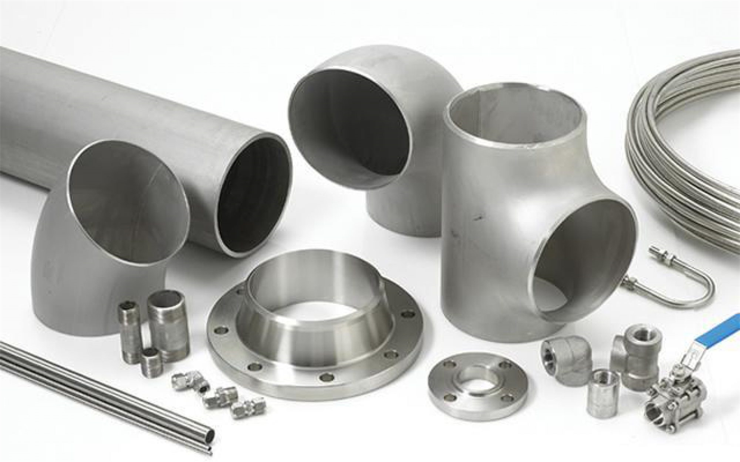 We offer Elbows, Tees, Reducers, Unions, Couplings, Crosses, Caps, Swage Nipples, Plugs and more.